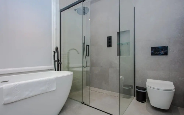 Stunning Deluxe 3BD House in Fitzrovia