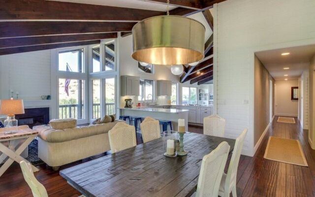 Chic Highlands Hideaway