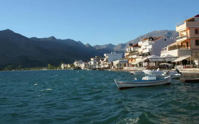 Thesmos Village I