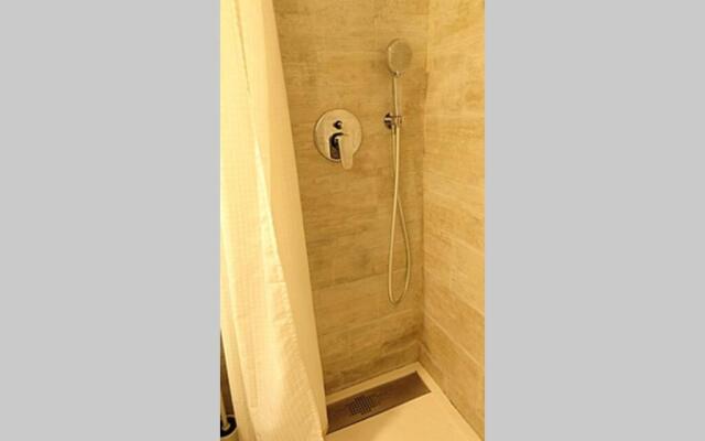 Apartment with Jacuzzi Fast internet Free Wifi