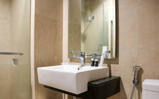 Modern Look Studio Apartment At Capitol Park Residence
