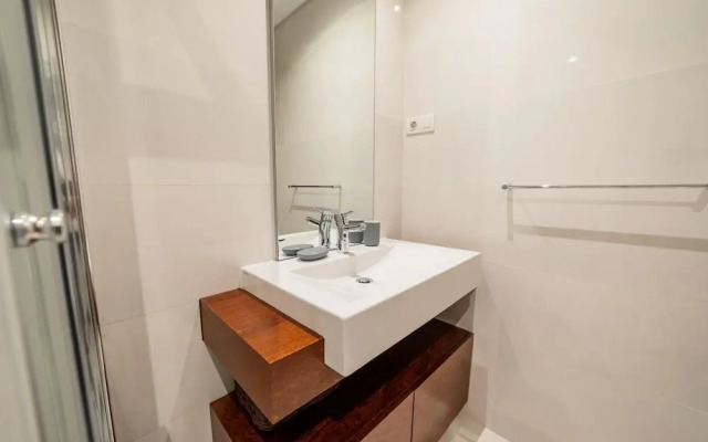 Modern Cedofeita by Homing