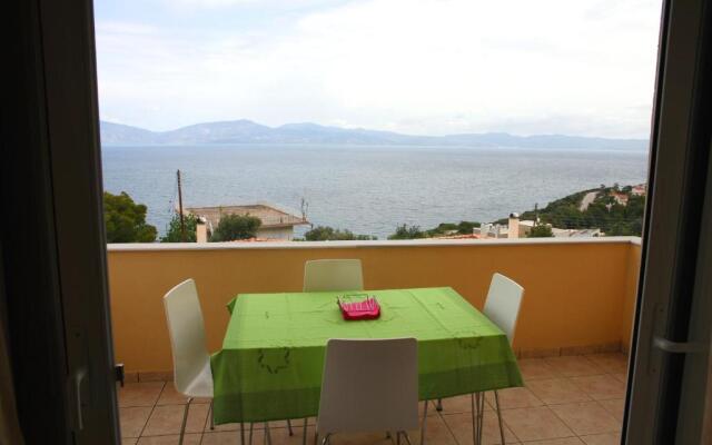 Apartment in Theologos