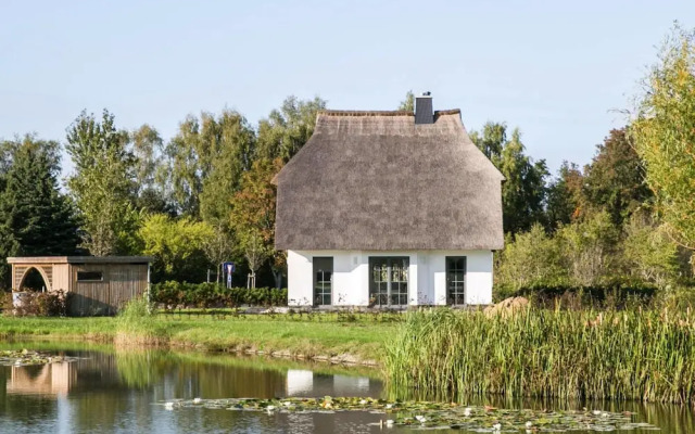 Luxus Reetdachhaus in Fuhlendorf mit Sauna