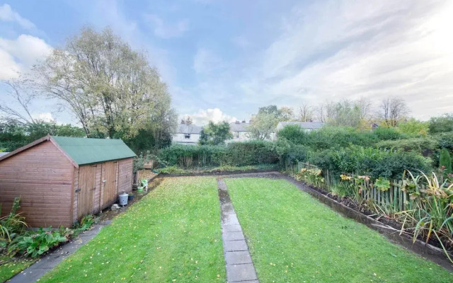 3BR Detached Bungalow w/Parking