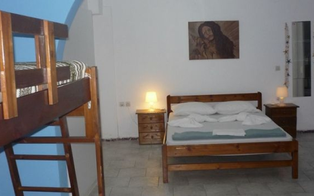 Apanemia Rooms