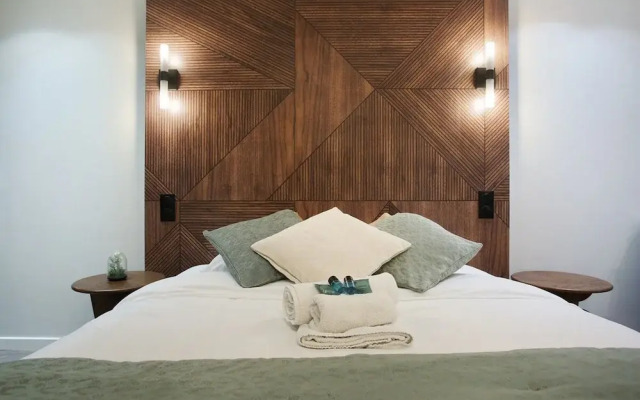 Sublim and New Studio Moulin Rouge