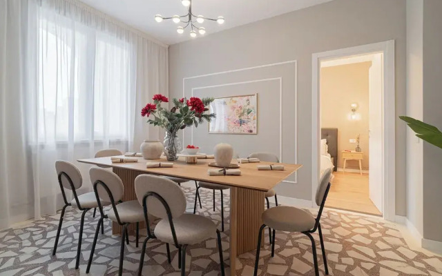 Loggia & Luxe 5BR Penthouse in Universitatii Area