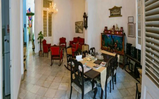 Casa Colonial Abogados Leonardo y Angela