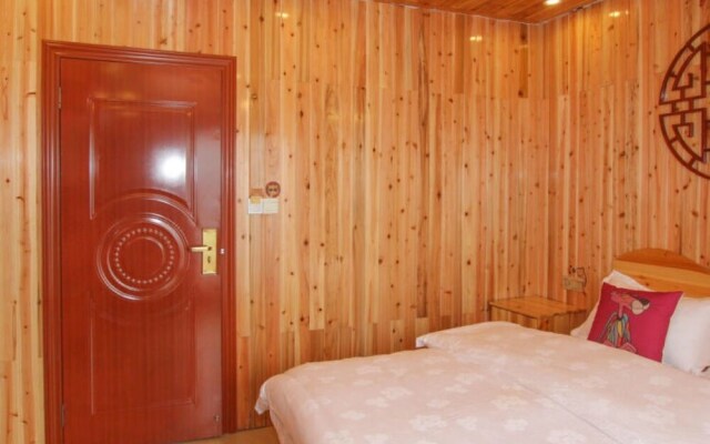 Fenghuang Nanmu Inn 1