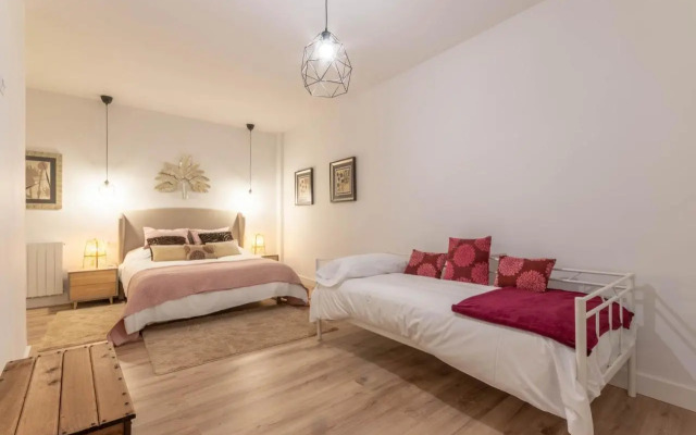 ABANDO II apartment by Aston Rentals