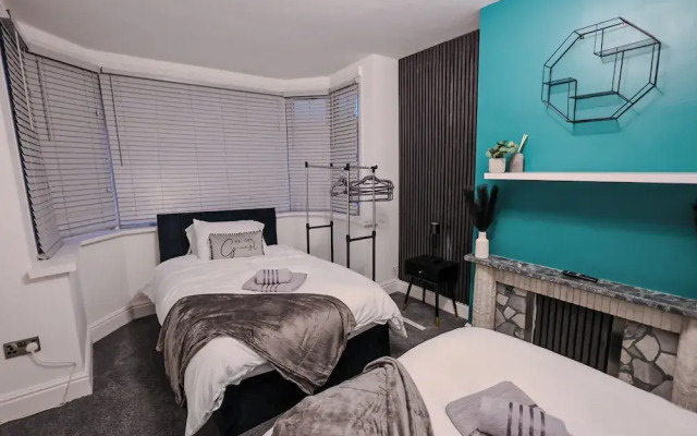 Sleeps17 Bliss 7-bedroom Luxury Escape Birmingham