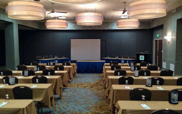 Holiday Inn Rock Island by IHG