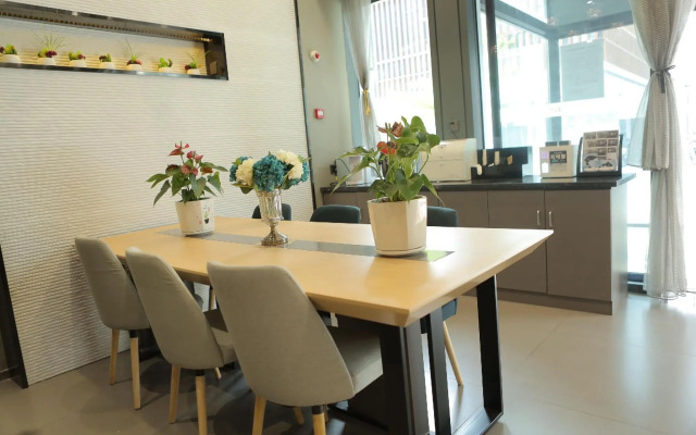 Homeinn Selected Hotel (Zhumadian High-speed Railway West Station)