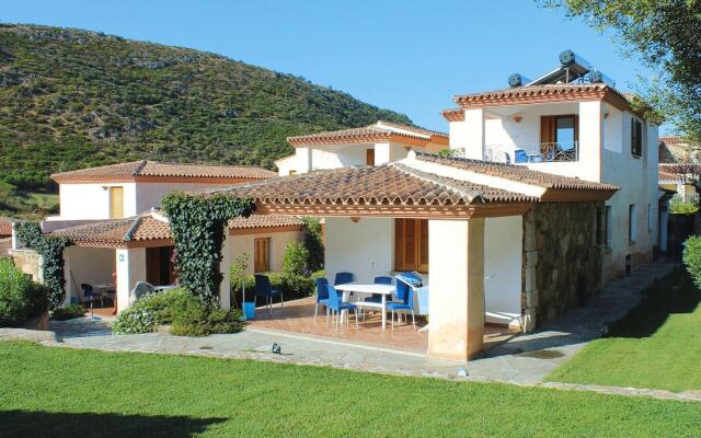 Residence With Pool In Tanaunella - Budoni