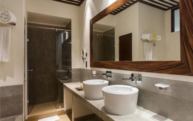 Colombo Court Hotel & Spa Resort