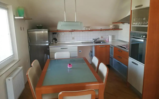 Peaceful 4-room house in Maribor's green garden
