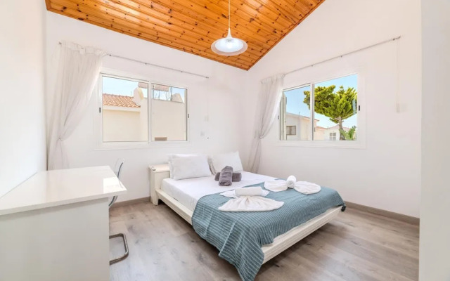 La Casa De Louie in Ayia Napa