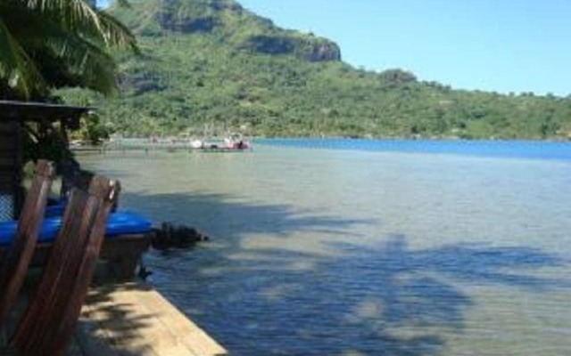 Bora Bora Bungalove