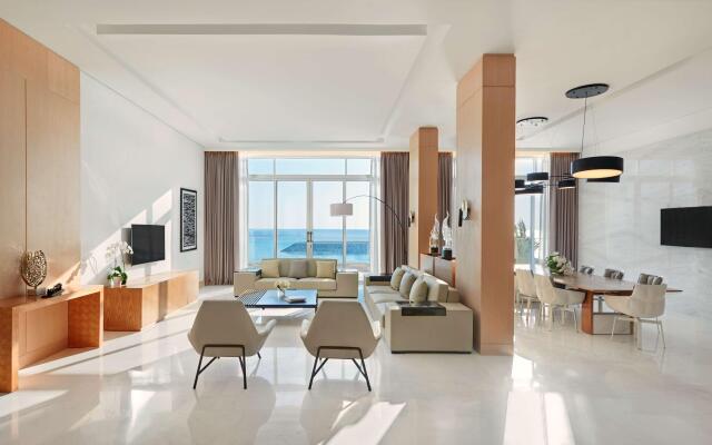 Отель Fairmont Fujairah Beach Resort