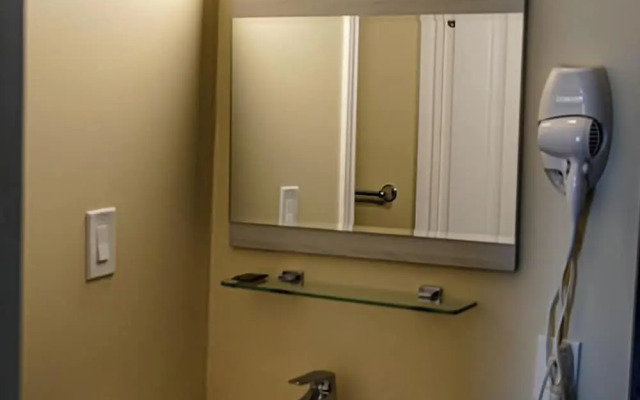 Skyland Motel Inn & Suites