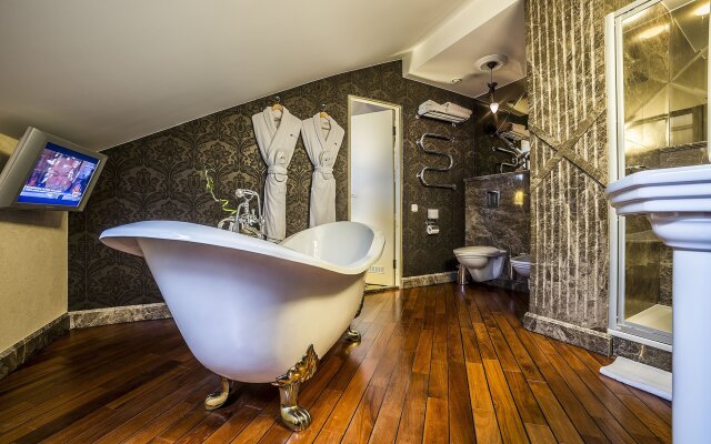 IMPERIAL Hotel & Restaurant