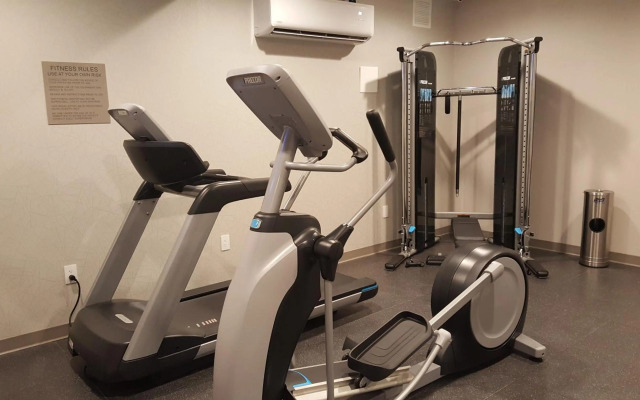 Country Inn & Suites by Radisson, Savannah Midtown, GA