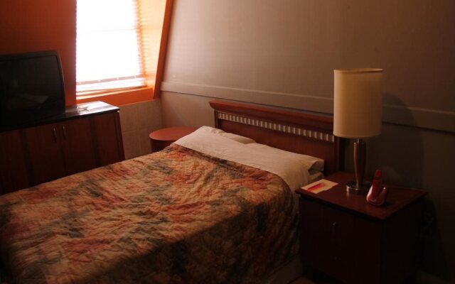Toronto Central Hotel