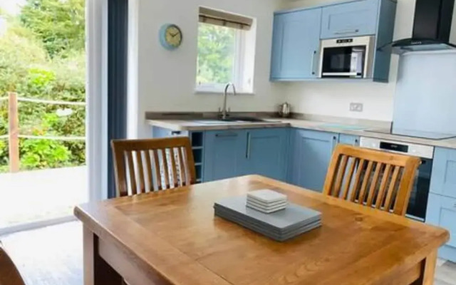 Mousehole Two-bed Bungalow With Parking