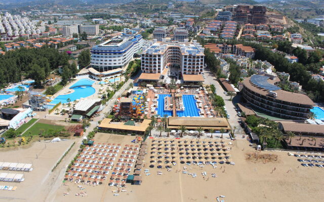 Quattro Beach Spa & Resort Hotel