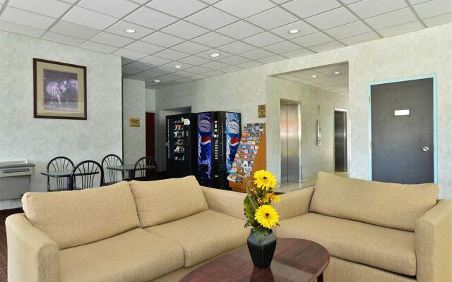 Americas Best Value Inn & Suites - Independence / Cleveland