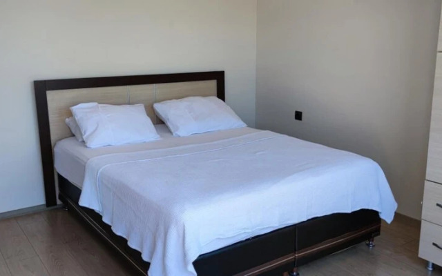 Flat With Shared Pool and Balcony in Dalaman