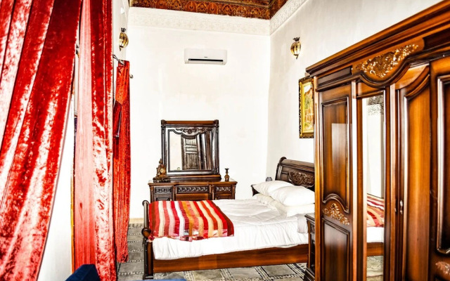 Palais Antique