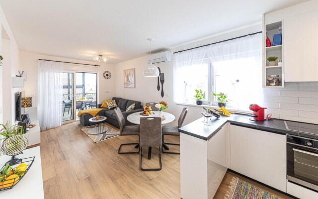 Beautiful Apartment in Trogir With Wifi and 2 Bedrooms