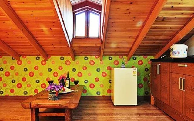 Ganghwa Mani Goldon Piglet Pension