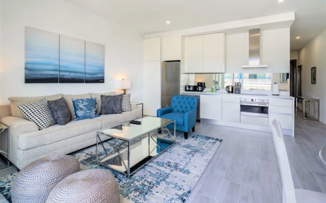 Spacious 1BR 1bth Apt w Rooftop Pool Near Beach