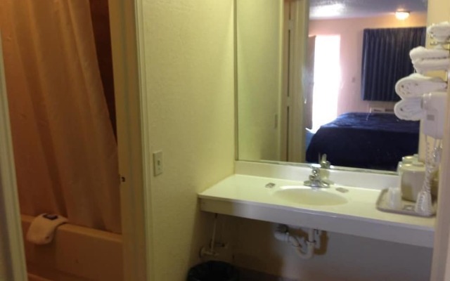 Super 7 Inn Siloam Springs