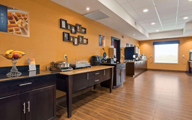 Best Western Plus Hiawatha Hotel