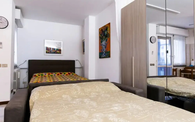 Pisani 4 in Monza With 1 Bathrooms