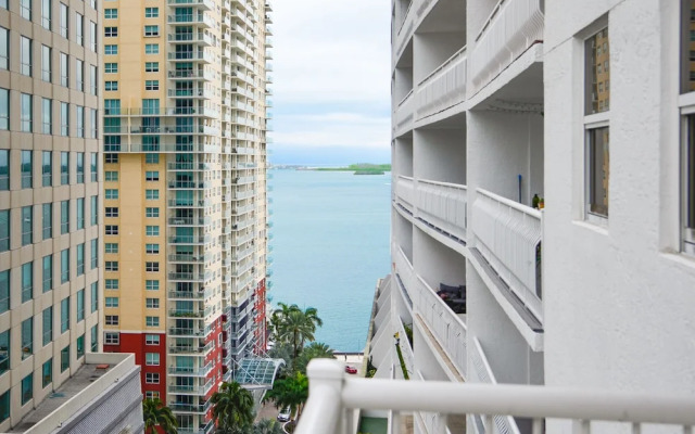 Wonderful 3BR Condo at Brickell