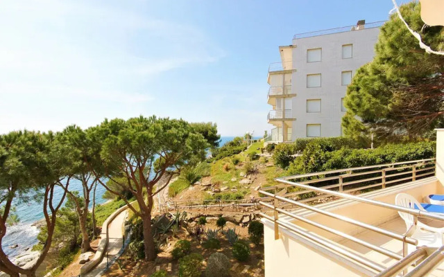 Pretty Apartment With Balcony