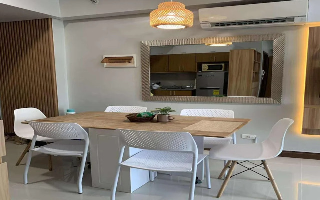 Studio Unit With Seaview & Balcony