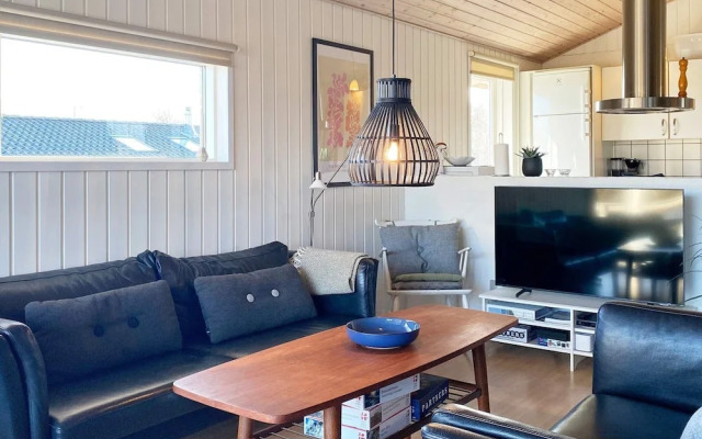 10 Person Holiday Home in Juelsminde-by Traum