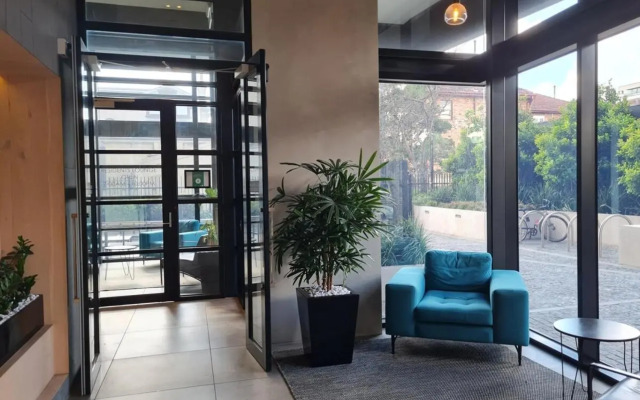 St Kilda 2BR2BA +Balcony +view+workstation+ car