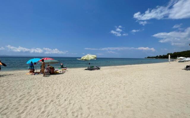 Relax in This Sithonia Property With Ocean Views