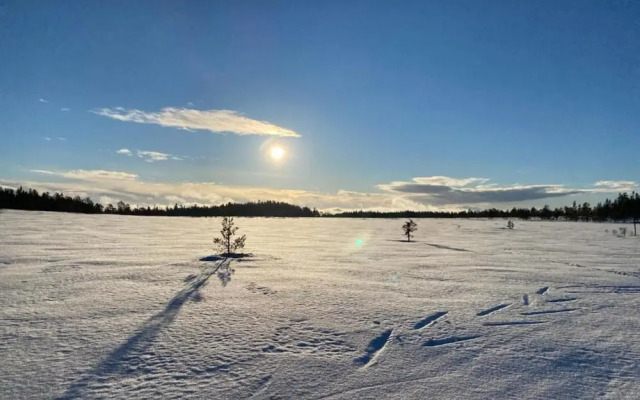 Lakeside Living With Garden