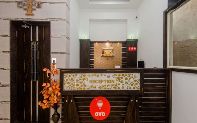 OYO 13511 Hotel Gems