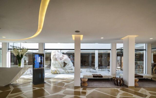 Elma Hotel and Art Complex