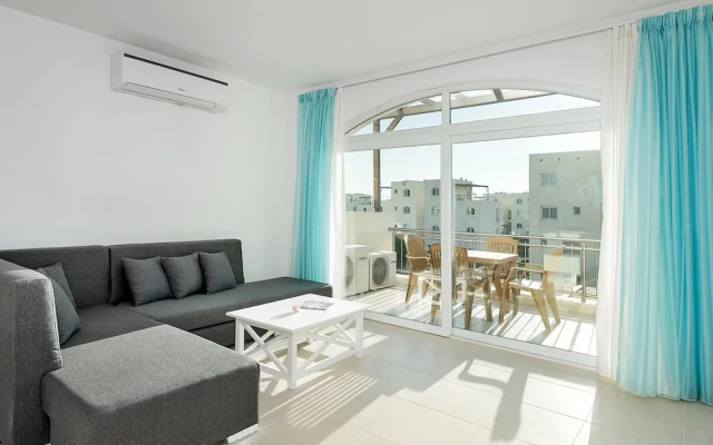 Aphroditebeachfrontresort Unique gem Direct by sea