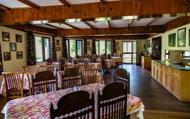 Udechee Huts Hotel